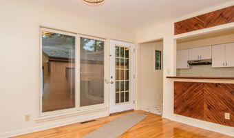 924 N Maple Rd, Ann Arbor, MI 48103