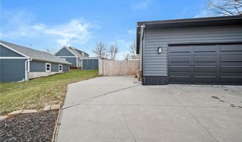 1404 Sunrise Dr, Knoxville, IA 50138