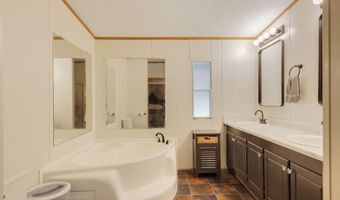1027 Anne Dr, Arnaudville, LA 70512