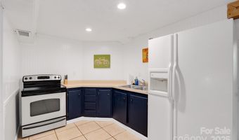 23 Springwood Dr, Asheville, NC 28805