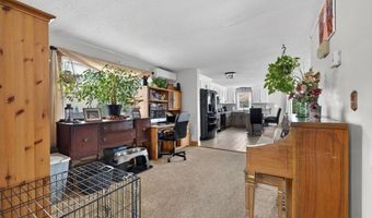 22 Connecticut Ave, Middletown, RI 02842