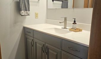 2510 Bobbie Dr, Aberdeen, SD 57401