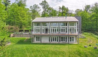 103 Long View Dr, Becket, MA 01223