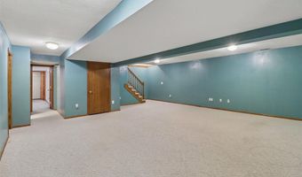 708 13th St SW, Altoona, IA 50009