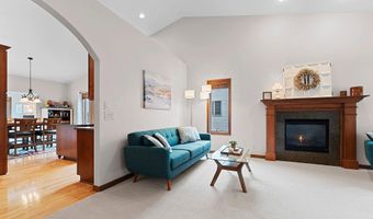 4732 N PROVIDENCE Ave 301, Appleton, WI 54913
