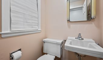 96 Oak Hill Dr, Bristol, CT 06010