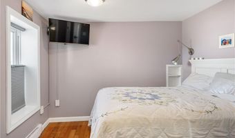 6 Macalder St, Narragansett, RI 02882