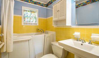 253 Prado St, Apalachicola, FL 32320