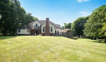 12 Charlottes Way, Danbury, CT 06811