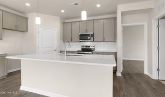 357 Maddox Dr, Aberdeen, NC 28315