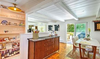 33 W Main Rd, Little Compton, RI 02837