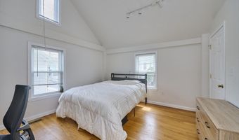 15-17 Peaceable St, Boston, MA 02135