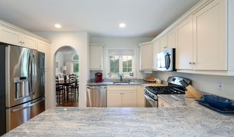 16 Amberwood Ct, Bourne, MA 02532