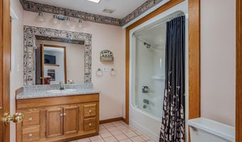 1209 S Jackson St, Auburn, IN 46706