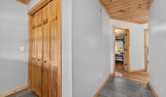 625 Mcgrath Pond Rd, Belgrade, ME 04917