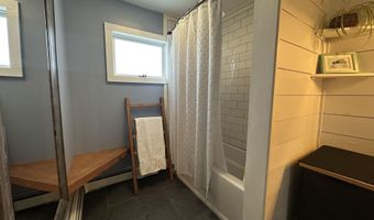 8 Main St, Bennington, NH 03442