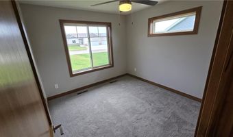1309 18th St NE, Austin, MN 55912