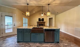 70 Gates Ln, Batesville, AR 72501