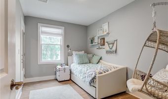 40 Grafton St, Newport, RI 02840