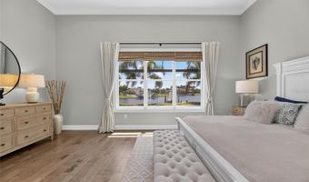 825 MANNS HARBOR Dr, Apollo Beach, FL 33572