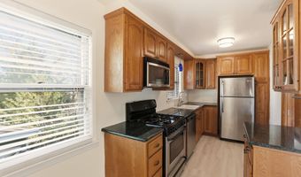 576 AVENUE E, Bayonne, NJ 07002