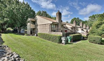 7916 Charter Oak Ln, Charlotte, NC 28226