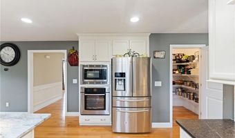 14 Longbrook Dr, Cumberland, RI 02864