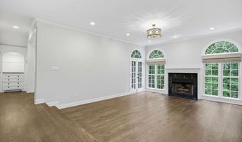 5185 Catalpa Knl, Acworth, GA 30101