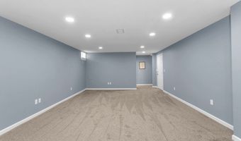 4 Candlelight Ln, Bellingham, MA 02019