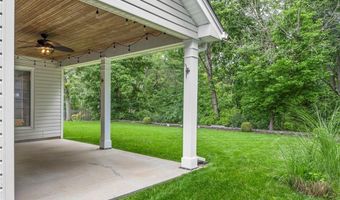 1525 Carriage Bridge Trl, Ballwin, MO 63021