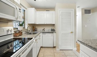 1305 E ABINGDON Dr 2, Alexandria, VA 22314