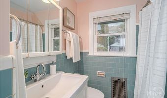 14 E 54th St, Savannah, GA 31405