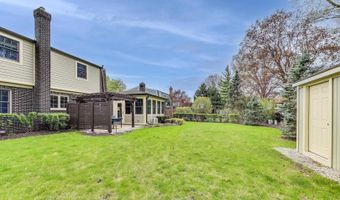 1608 N Douglas Ave, Arlington Heights, IL 60004
