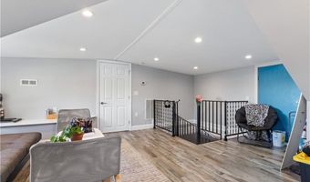 4 James St 2, Middletown, RI 02842