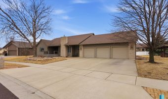 412 E Meadowlark Cir, Brandon, SD 57005