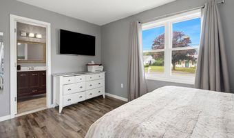 32 Edison St, Bayville, NJ 08721
