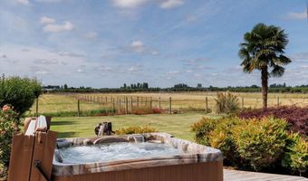 19801 OLMSTEAD Rd NE, Aurora, OR 97002