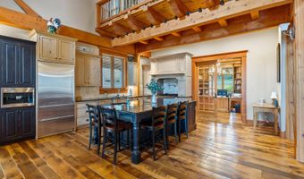 300 Eagle Point Dr, Albany, KY 42602
