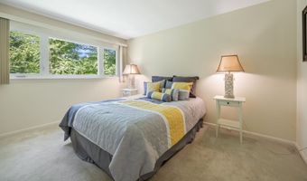 74 Woods Rd, Bethany, CT 06524