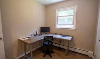 16 Hemlock Dr, Alloway, NJ 07462