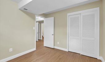 664 GREENBRIER St, Arlington, VA 22204