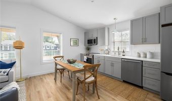 32 Exchange St 204, East Greenwich, RI 02818