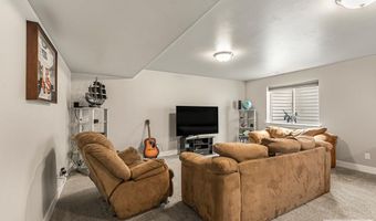 408 N Curlew Dr, Ammon, ID 83406