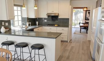 11667 Gorham Ave 306, Los Angeles, CA 90049