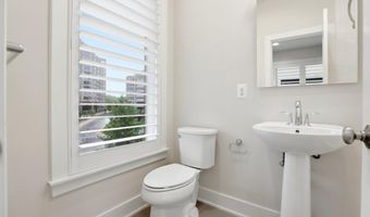 6924 ROCKLEDGE Dr, Bethesda, MD 20817
