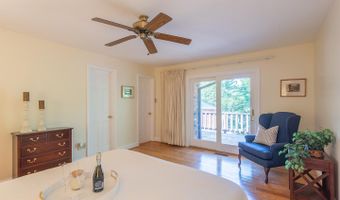 7041 CINDY Ln, Annandale, VA 22003