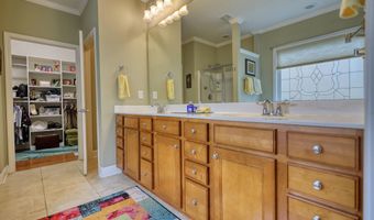 1231 WATER FRONT Rd, Greensboro, GA 30642