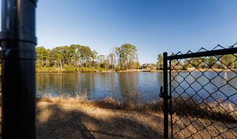 708 Town And Country Dr, Adel, GA 31620