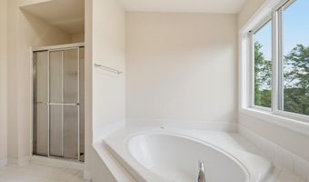 2243 Sun Valley Dr, Ann Arbor, MI 48108