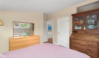 10 Guzeika Rd, North Kingstown, RI 02852